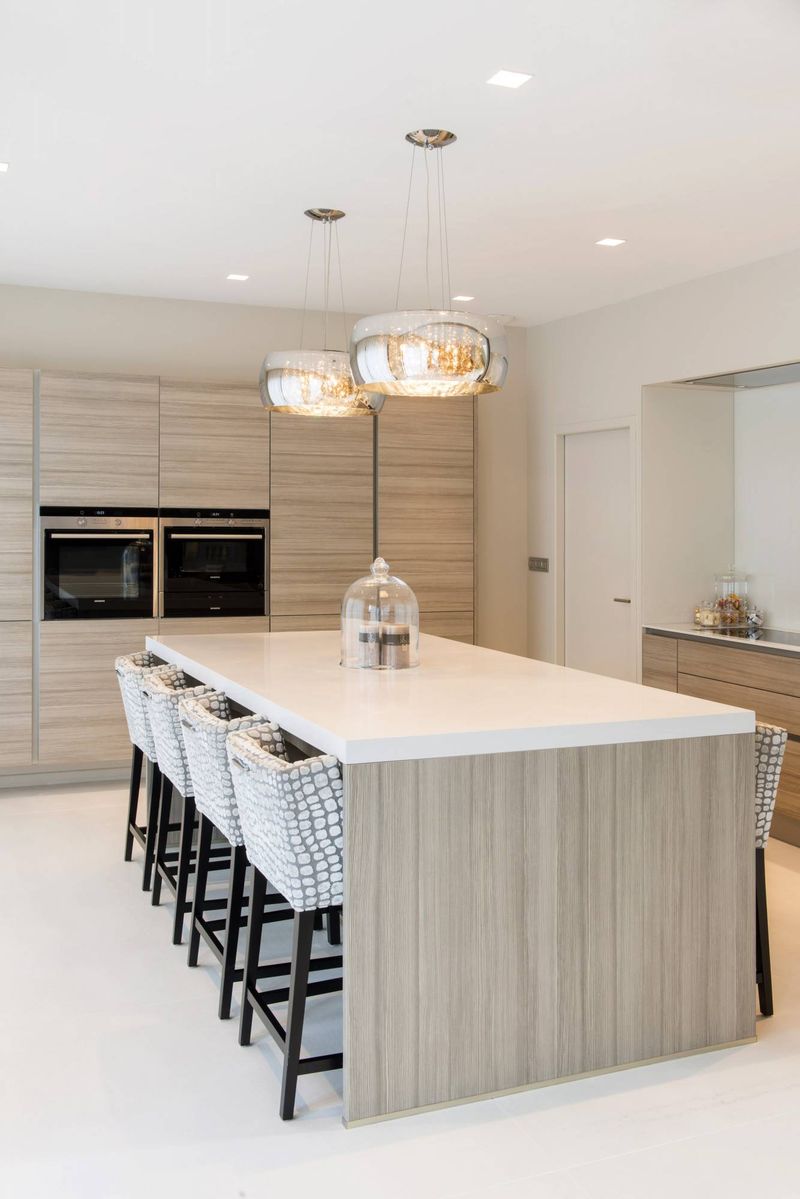 Cuisine en bois clair dans Bordeaux Centre